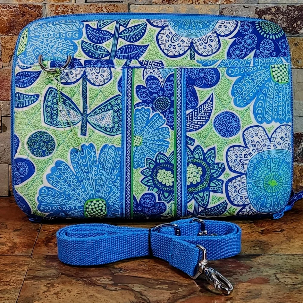 Mini - I-Pod / Laptop Carry Case • Doodle Daisy Pattern • Padded Quilted Case